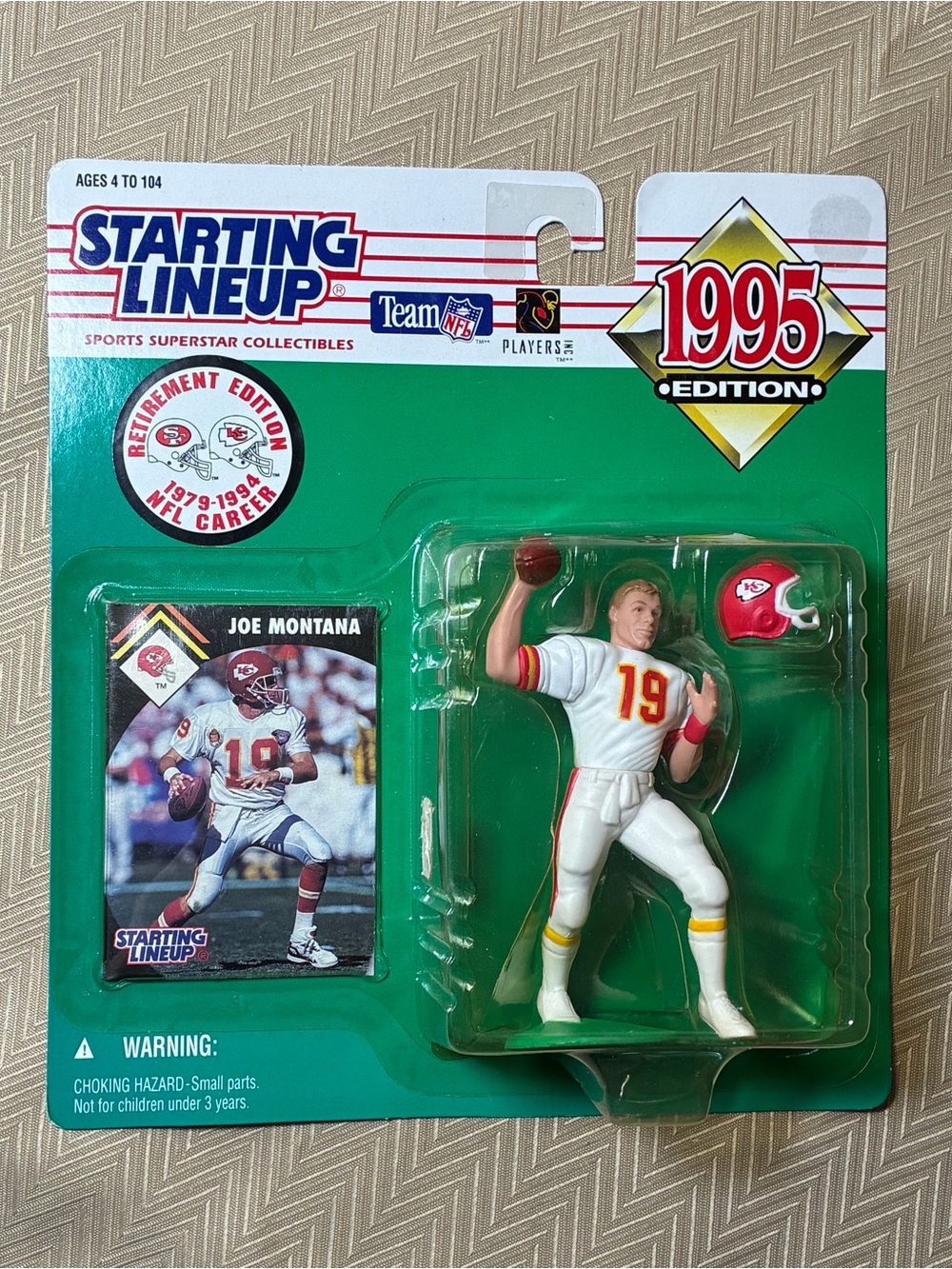 Starting Lineup 1995 Joe Montana Figure - White & Red Chiefs Uniform